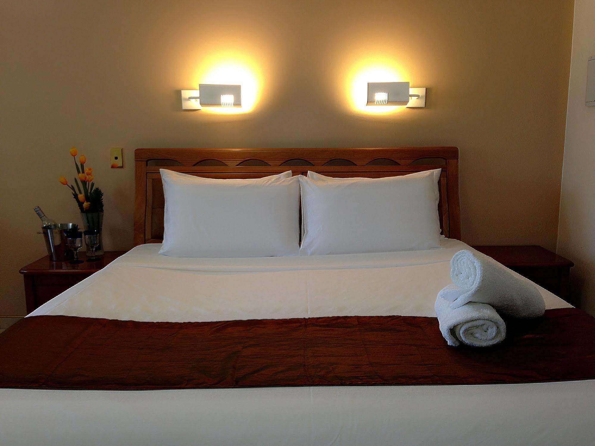 Novena Palms Motel Брисбен Экстерьер фото